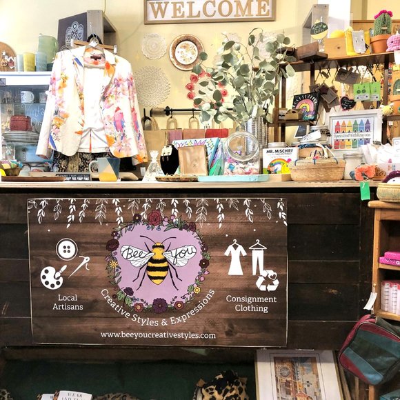 Meet your Posher, Jessica - Picture 3 of 3